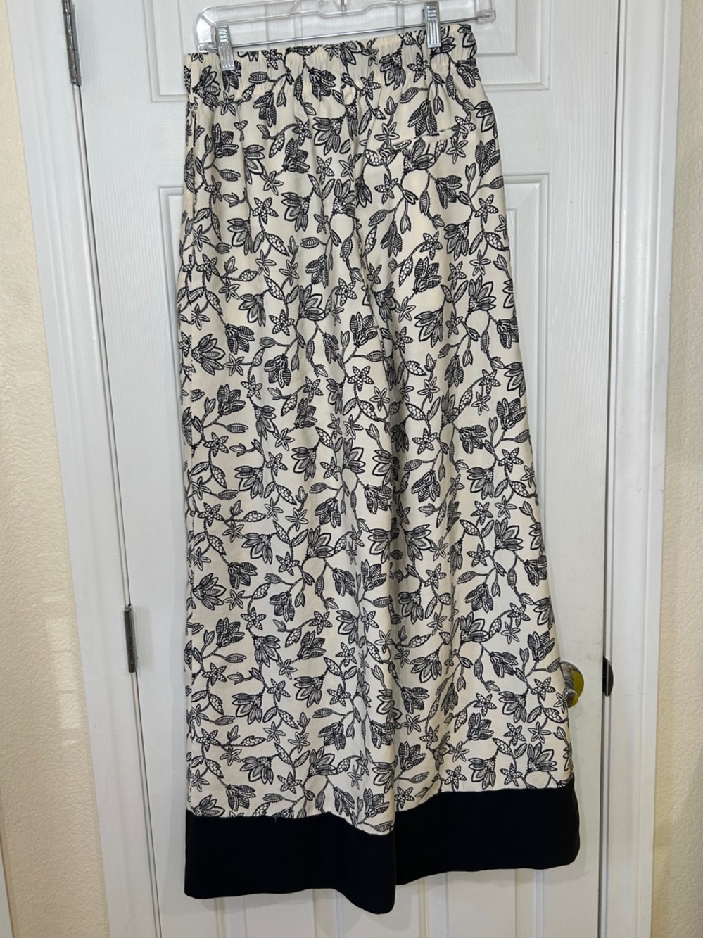 H&M Floral Wide Leg Pants Black & White Elastic Waist Sz S - Picture 6 of 7